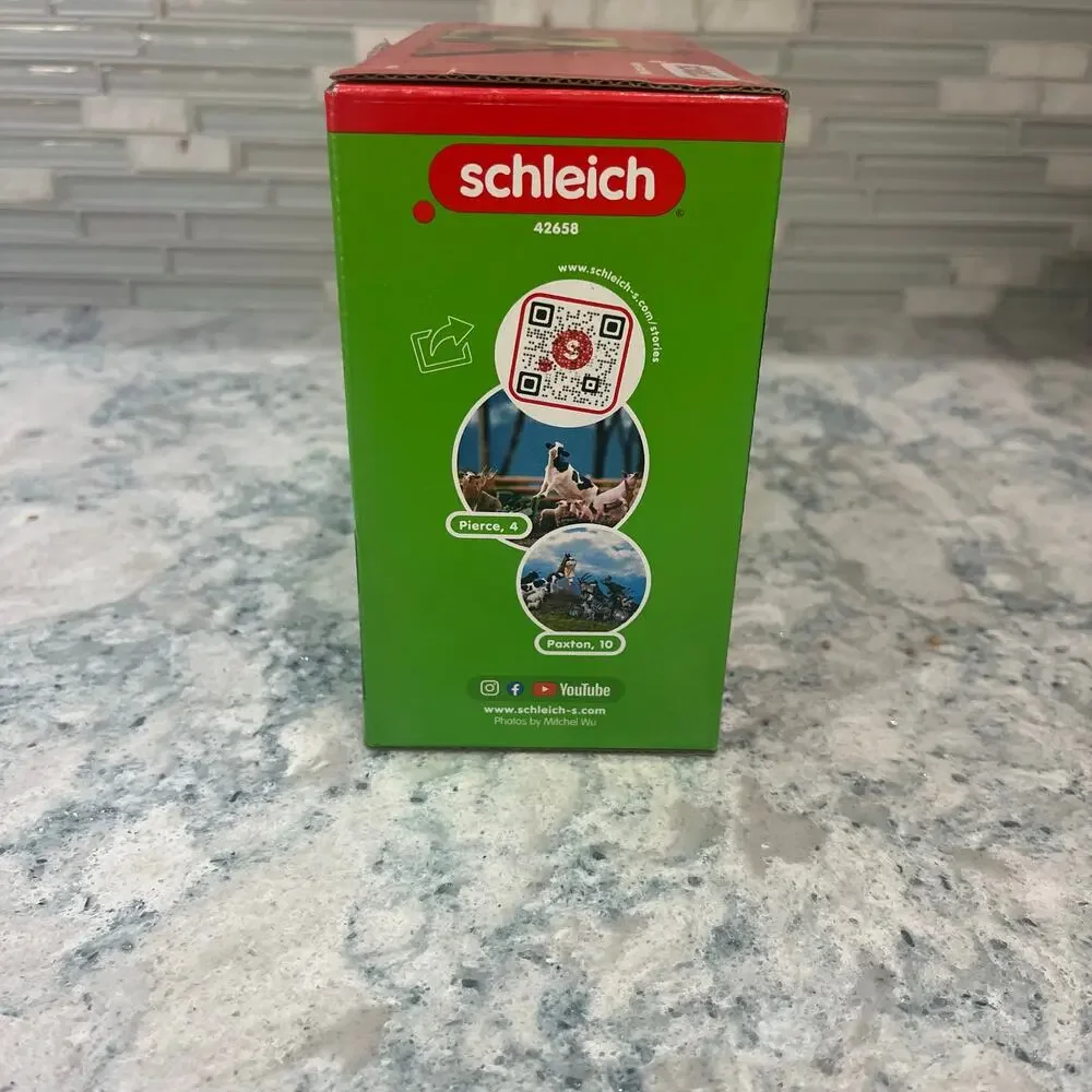 Schleich Farm World Feeding the Forest Animals Playset NIB